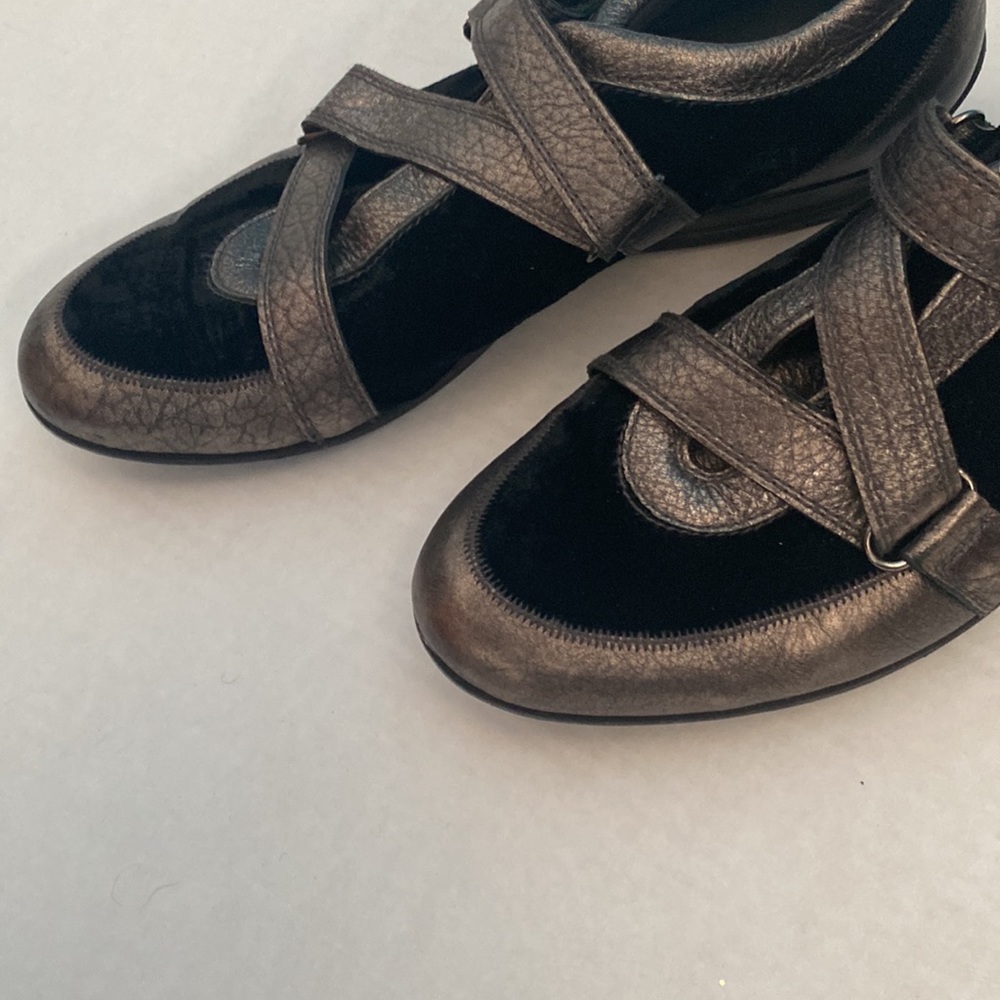 Stuart Weitzman Metallic Bronze and Black Strappy Sneakers - Picture 2 of 6